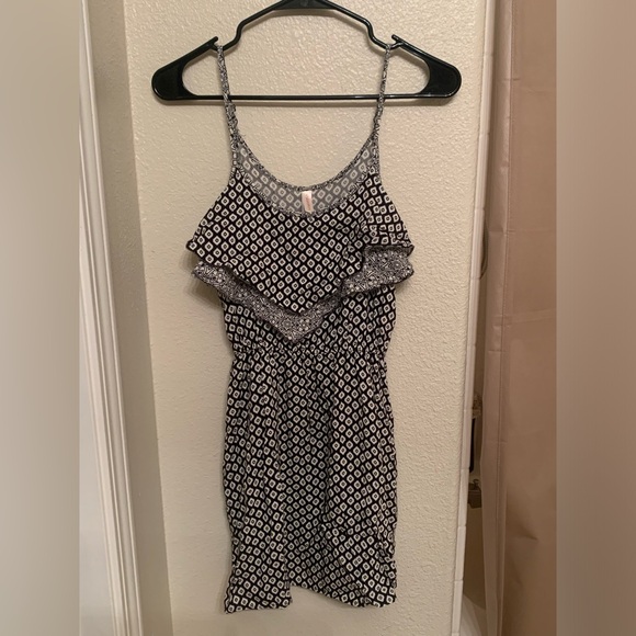 Xhilaration Black & White Sundress - Picture 1 of 2